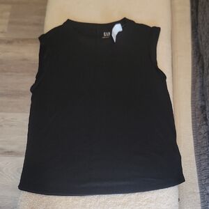 GAP Black Muscle Tee Top with Sleek Design